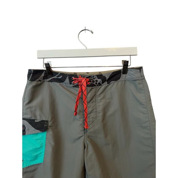 PATAGONIA MENS SURF BOARD SWIM SHORTS SIZE 32 - Picture 3 of 10